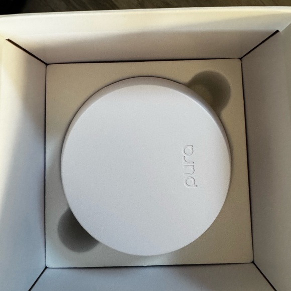 Pura V4 White Smart Fragrance Diffuser - Picture 8 of 8